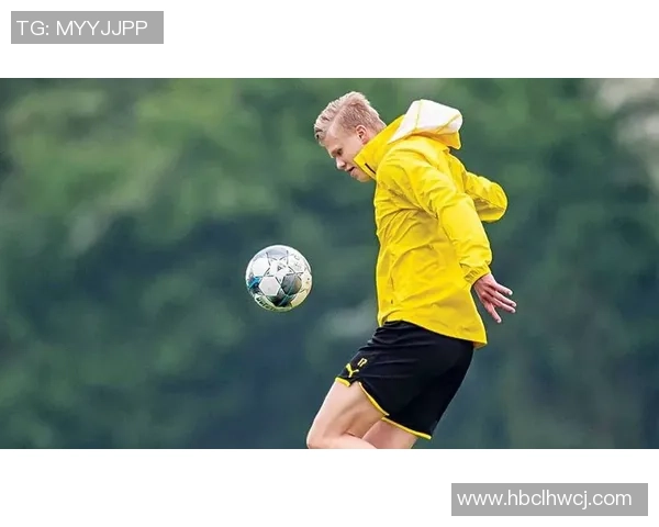 足球明星的颠球技巧揭秘让你也能轻松掌握这项炫酷的足球技能 足球明星的颠球技巧揭秘让你也能轻松掌握这项炫酷的足球技能