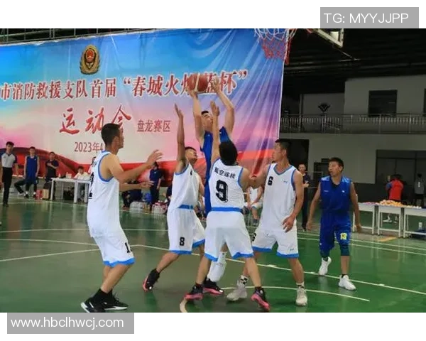 足球明星闪耀瞬间海报设计展现运动激情与青春活力 足球明星闪耀瞬间海报设计展现运动激情与青春活力